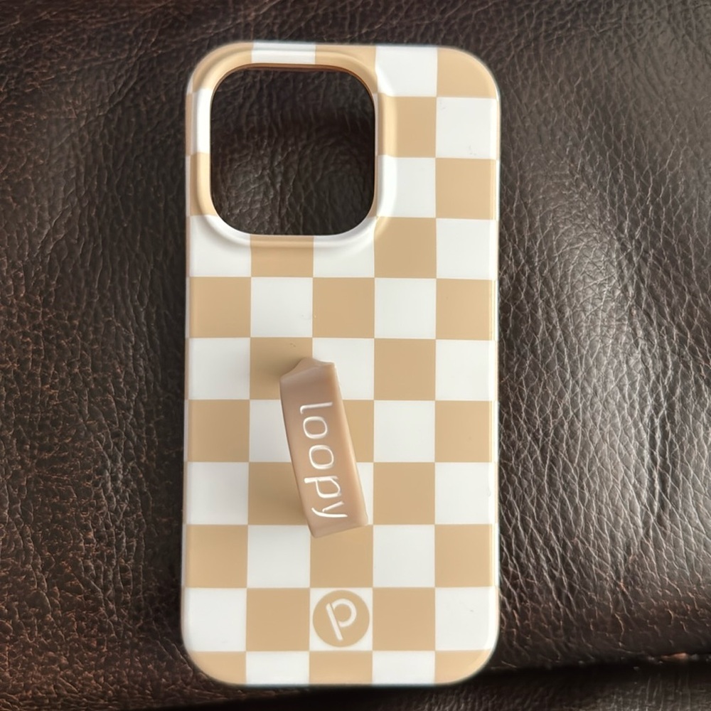 Loopy iPhone 15pro Excellent condition Sand Dollar Checkered